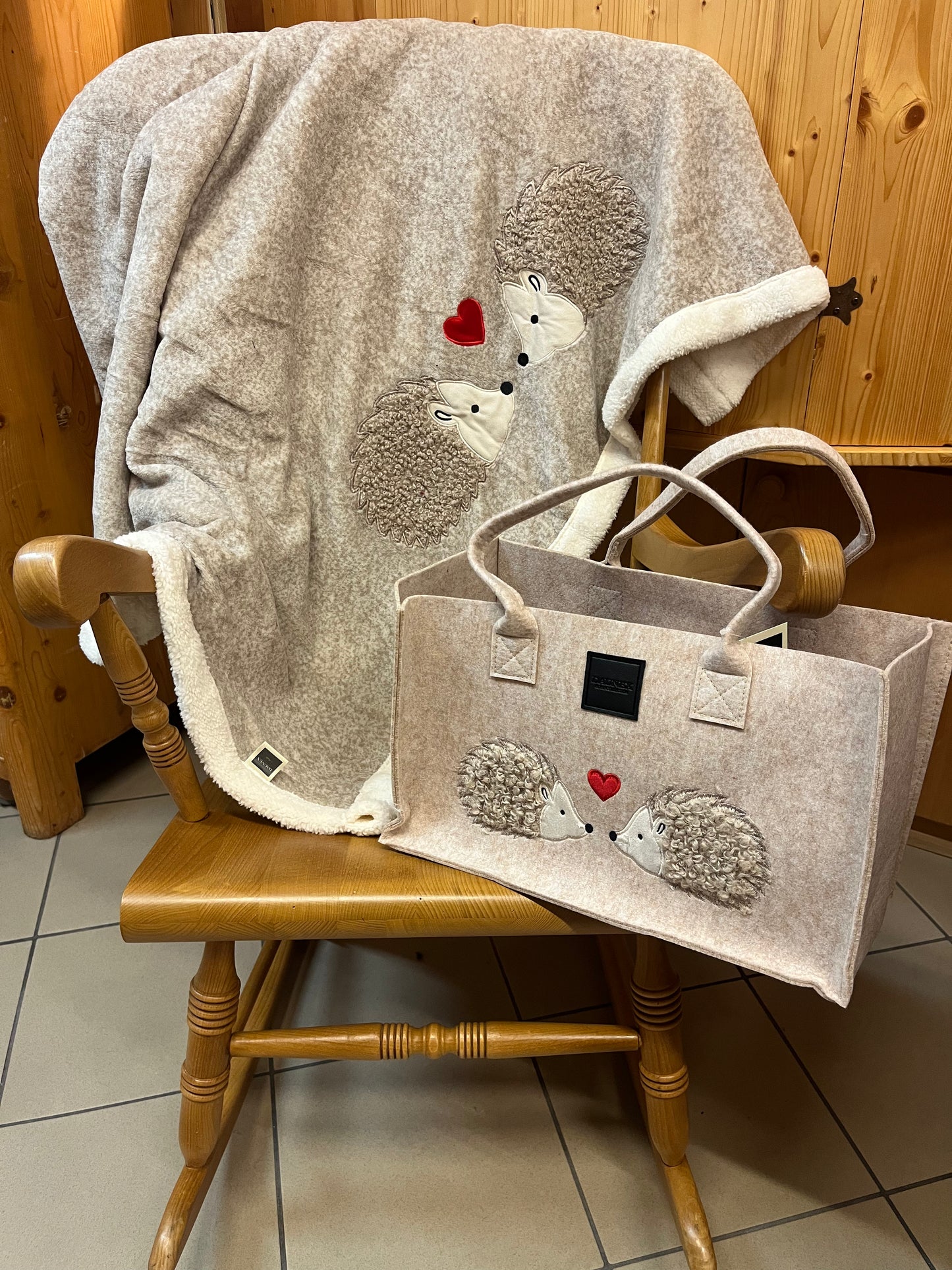 Plaid Morbid8 con borsa "ricci"