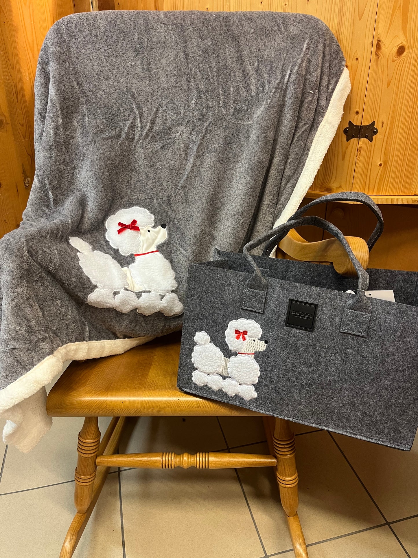 Plaid morbid8 con borsa "cagnolino"