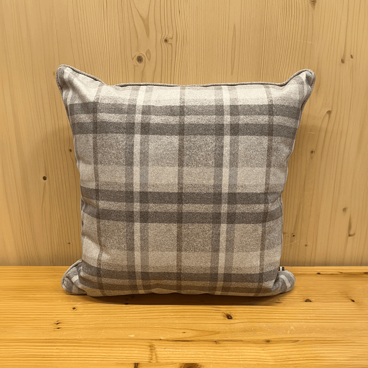 Cuscino tirolese 50x50 cm con decoro cervo grigio retro