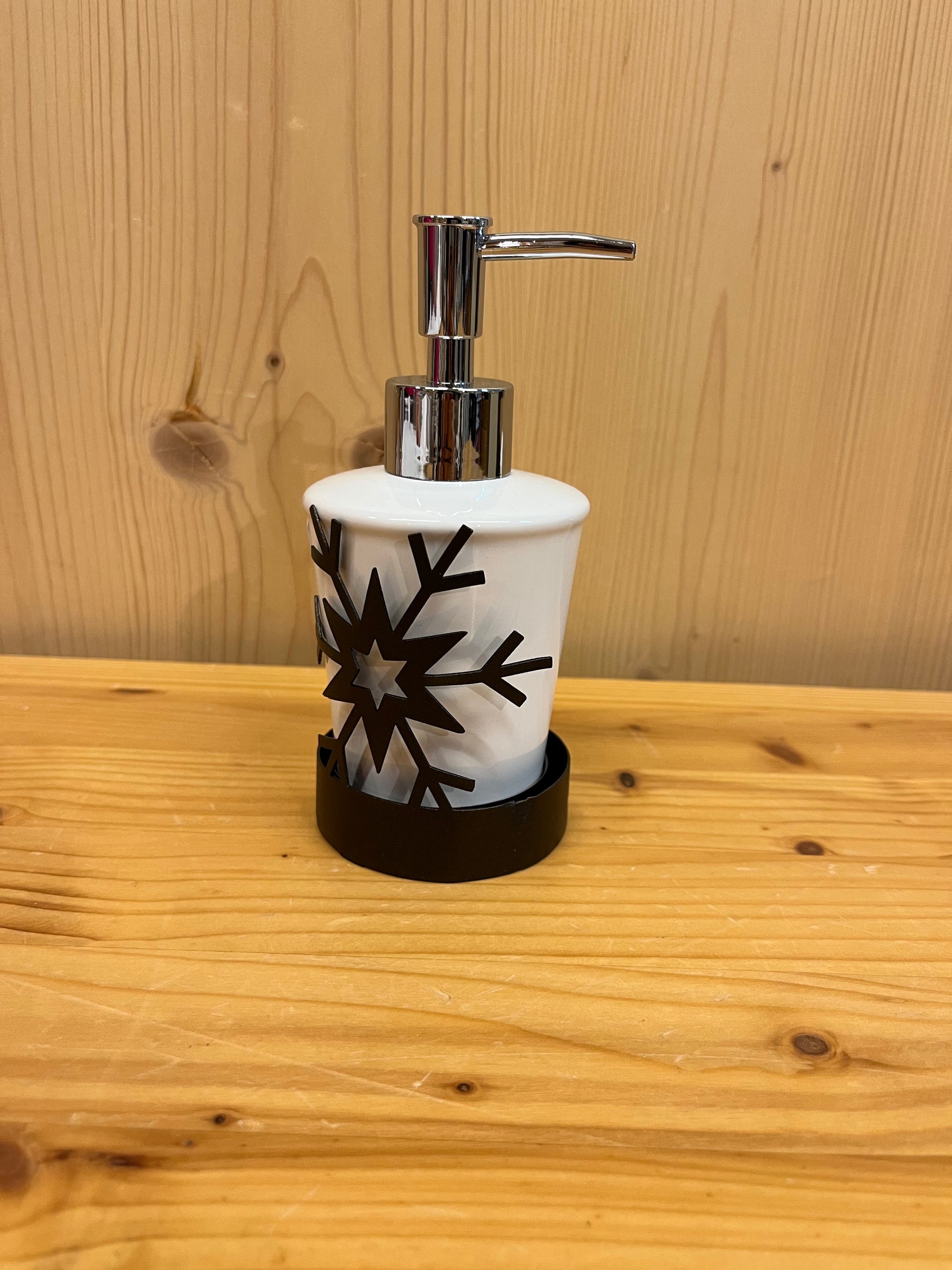 Porta sapone in ceramica con base in ferro battuto, design Fiocco di Neve