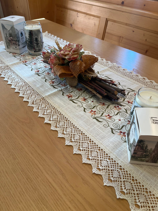 Runner tirolese Alpenflair in lino e cotone con decorazione floreale, misura 37x88 cm