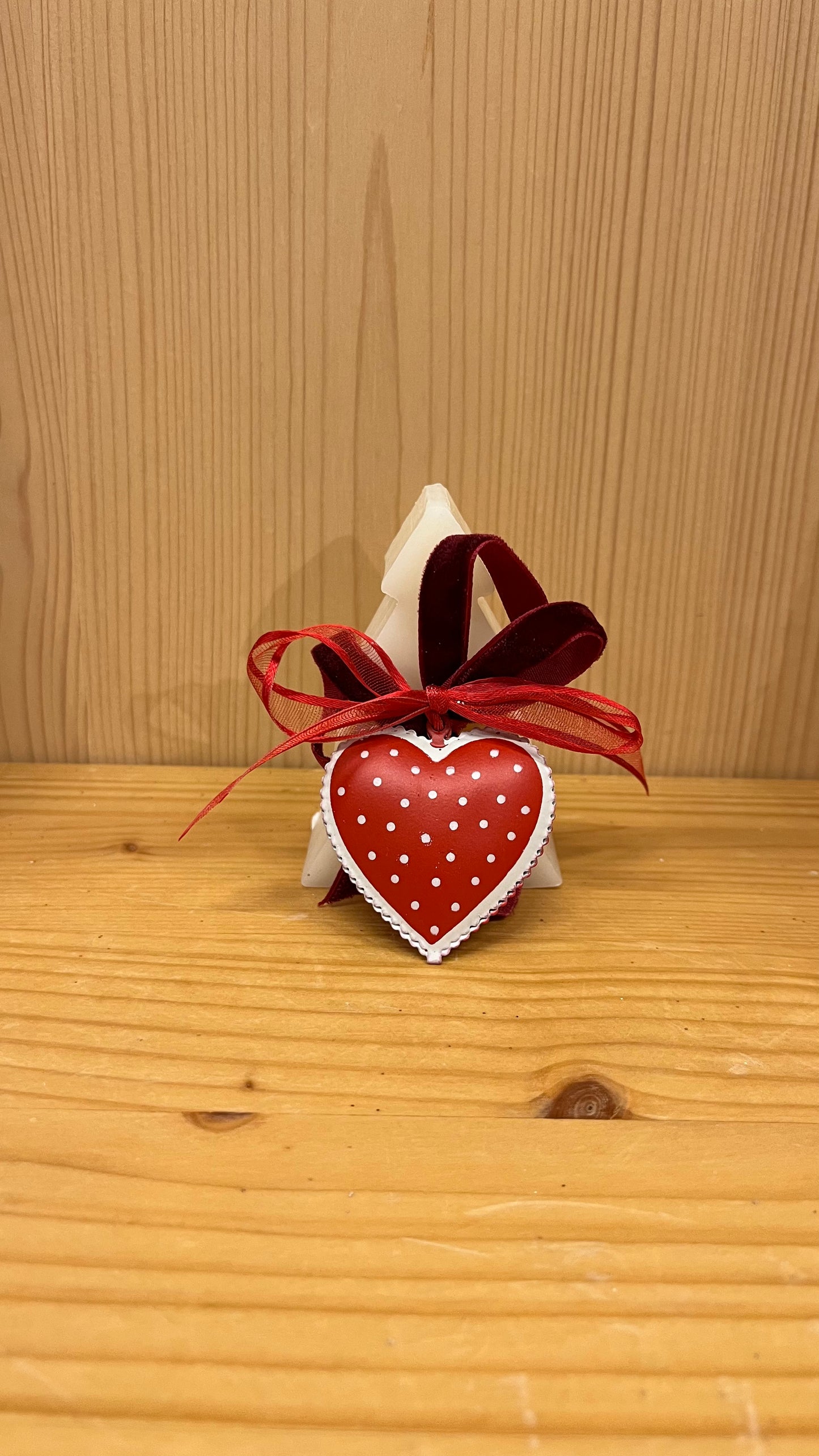 Sapone profumato a forma di alberello con cuore