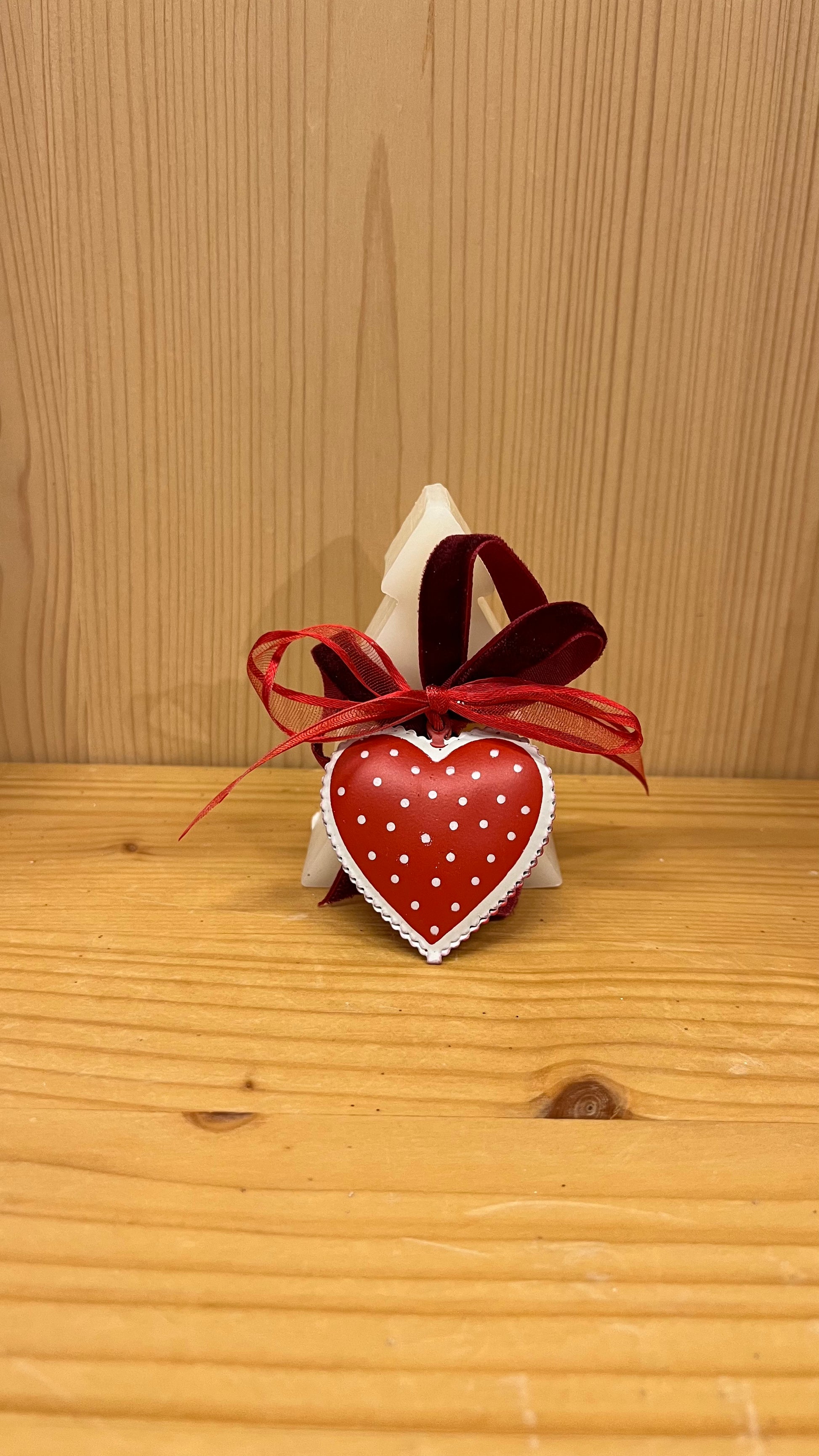 Sapone profumato a forma di alberello con cuore