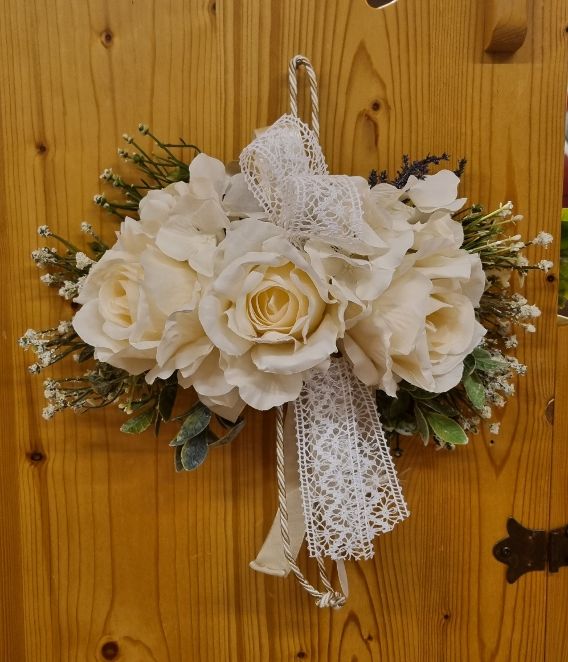 Tralcio fiorito decorativo con cordone da appendere, lungo 34 cm