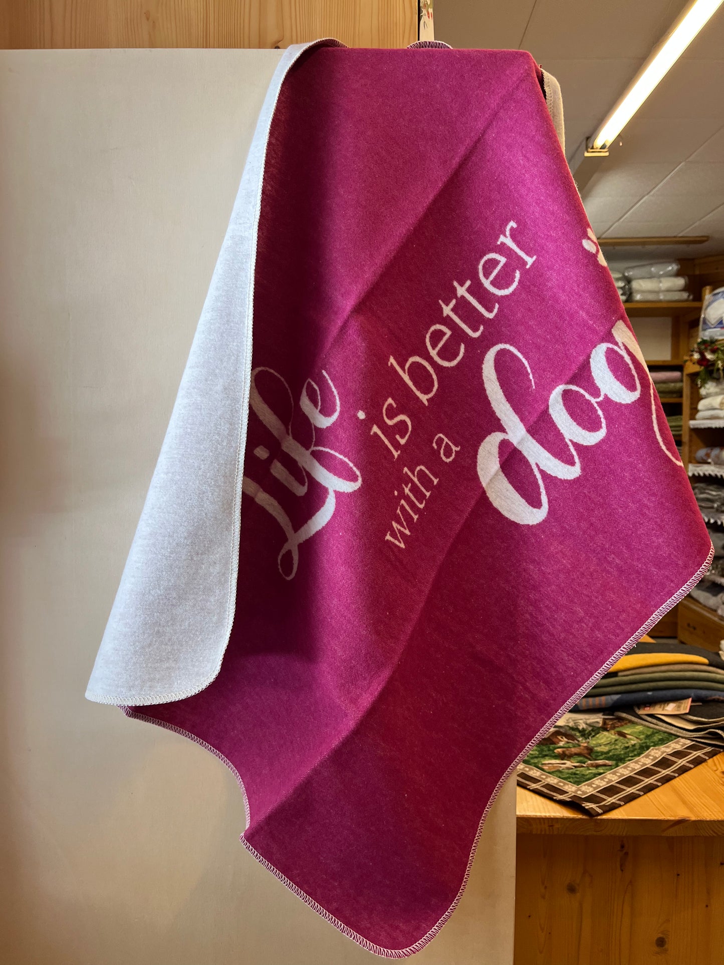 Coperta "life is better with a dog"