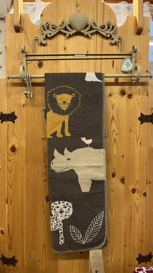 Copertina per bimbi con animali della foresta, sfondo marrone, morbida e colorata, dimensioni 75x90 cm