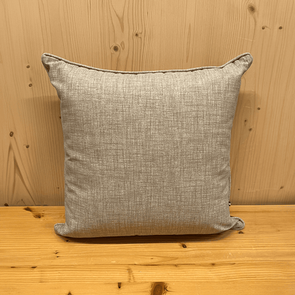 Cuscino tirolese rosso 50x50 cm con sagoma di cervo beige chiaro, vista retro