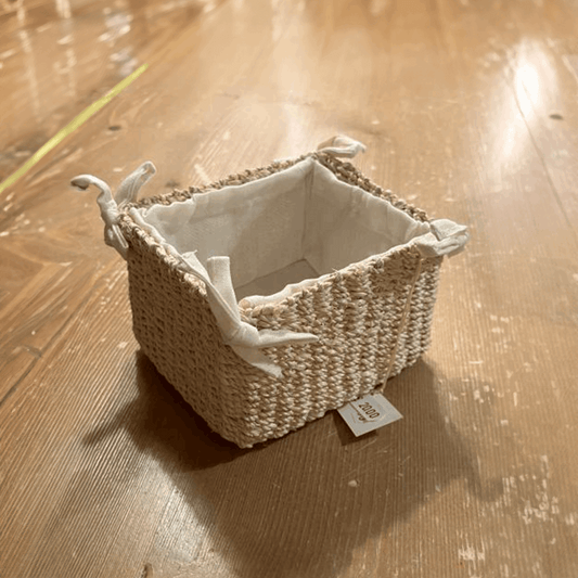 Organizer porta oggetti piccolo in vimini con rivestimento beige, dimensioni 10x10 cm, ideale per bagno