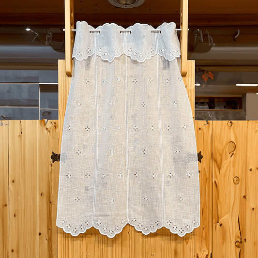 Tenda tirolese con Fiore Traforato a metraggio, moduli di 16 cm, tagliata su misura