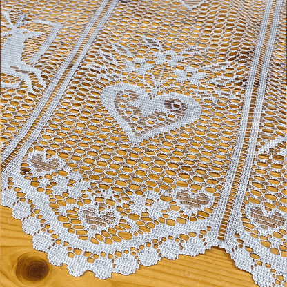 Dettaglio decorazione a cuore della tenda tirolese traforata, moduli 12 cm